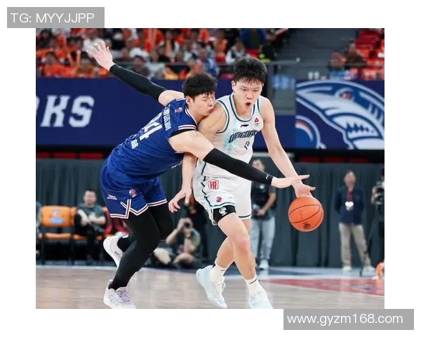 球迷炸锅热议篮球八卦 行为背后引发广泛关注与深度思考 球迷炸锅热议篮球八卦 行为背后引发广泛关注与深度思考